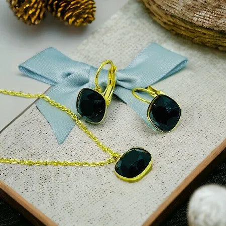 Set Black S0002 – náušnice a prívesok s čiernym kameňom v zlatej chirurgickej oceli, Harakka Jewls