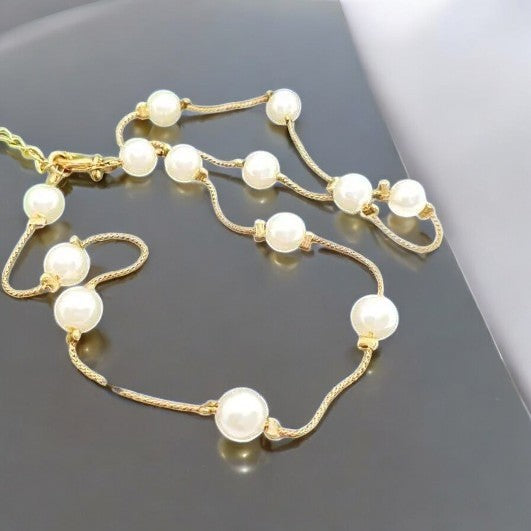 Necklace with pearls - length 51 cm, nickel-free jewelry Pearl necklace in gold version BI1