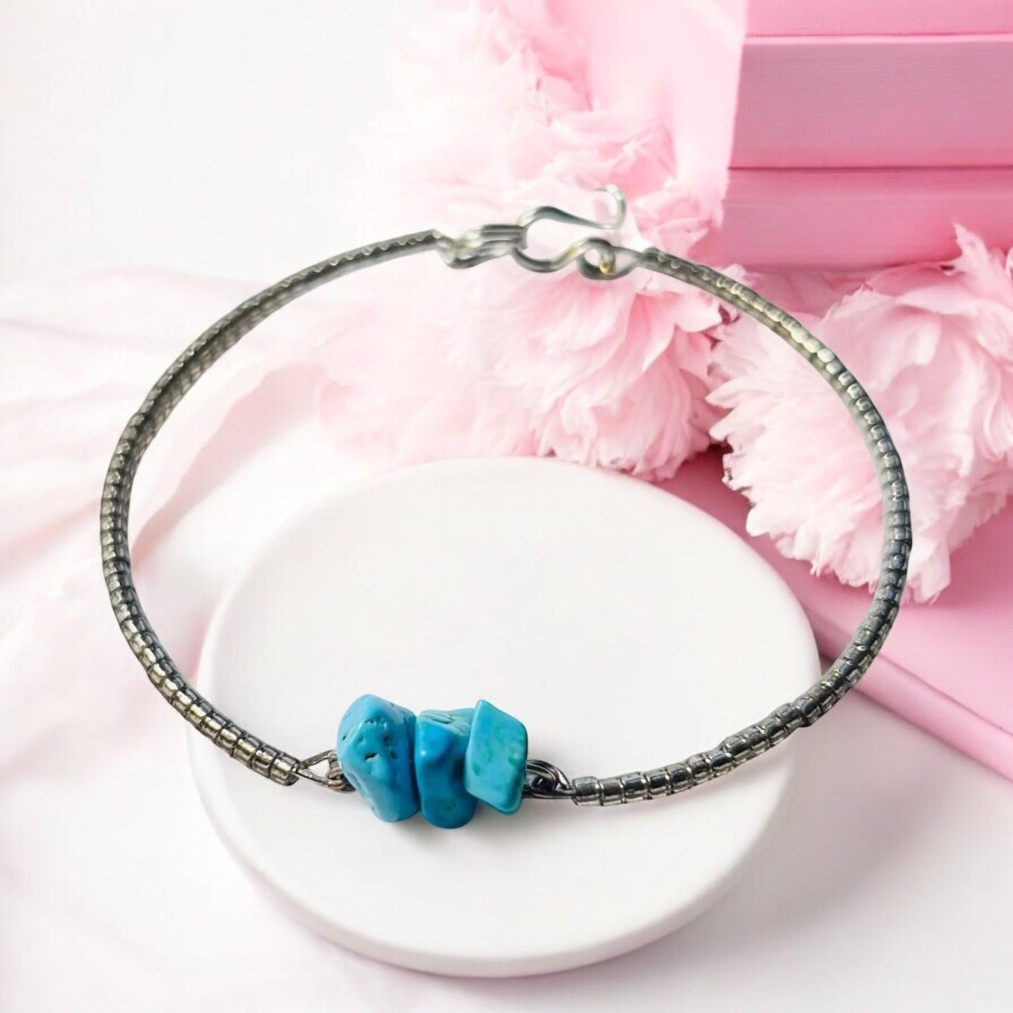 Náramok so striebornými korálikmi a tyrkysom – Harakka Jewls