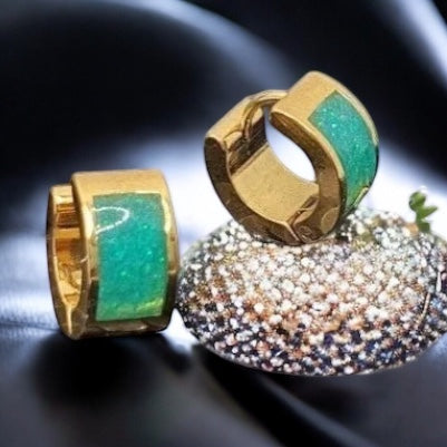 Gold earrings made of surgical steel - 1.2 cm, decorated with a green stone gold earrings SISI A14 21031307