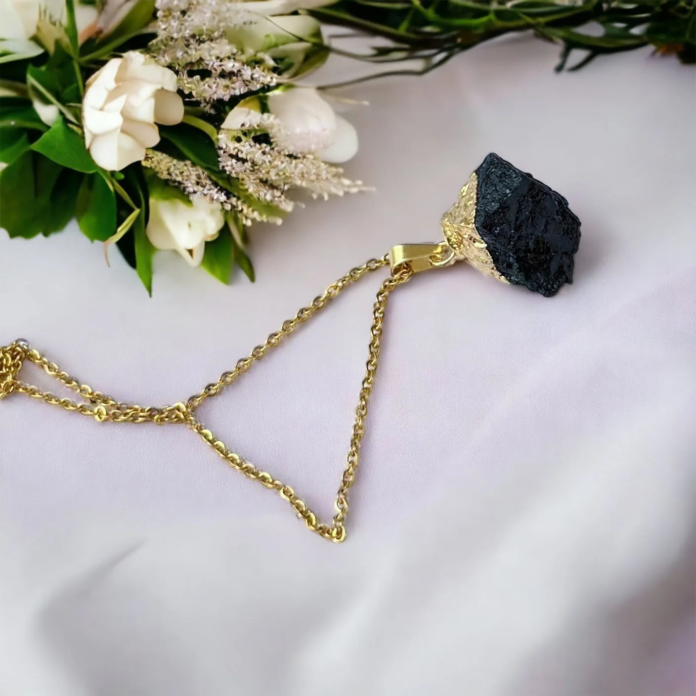 Pendant with Black Tourmaline - Protection and Elegance in One pendant black tourmaline R31