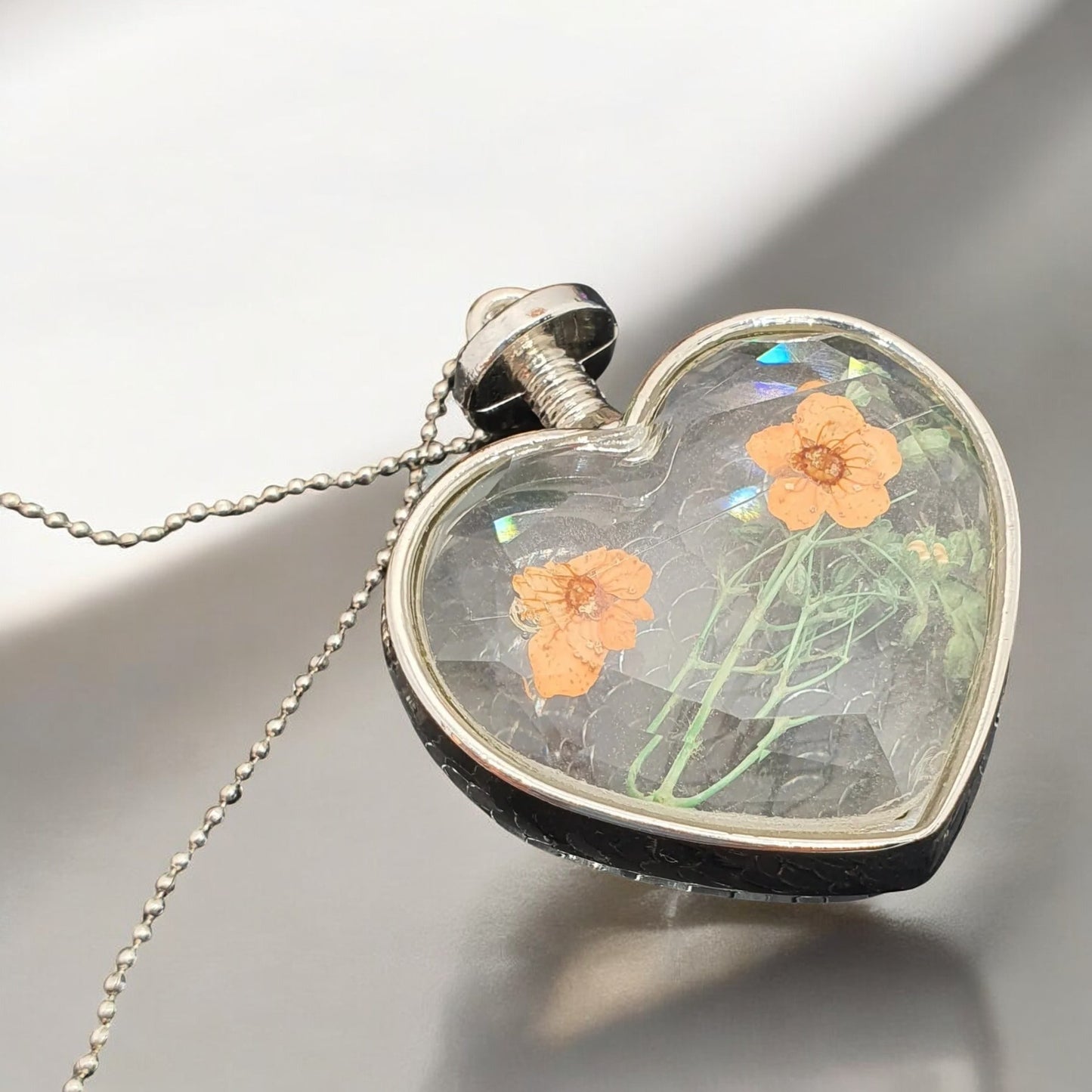 Pendant in the shape of a heart with a floral motif - nickel-free jewelry necklace Heart Orange 1001186