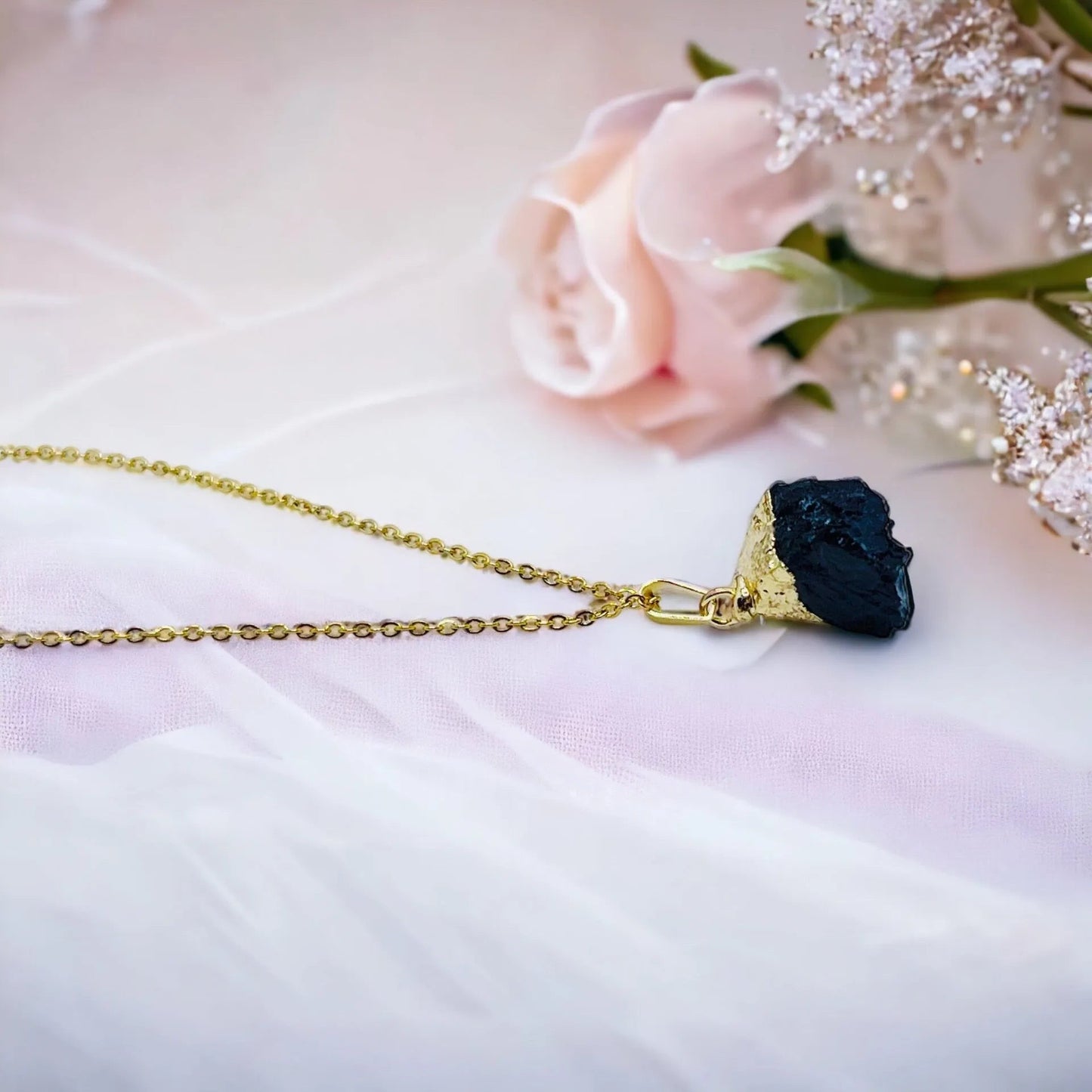 Pendant with Black Tourmaline - Protection and Elegance in One pendant black tourmaline R31