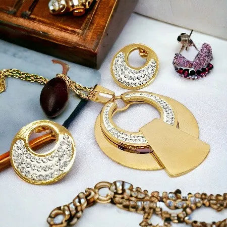 QUEEN set Bridal decorated with rhinestones 1001005