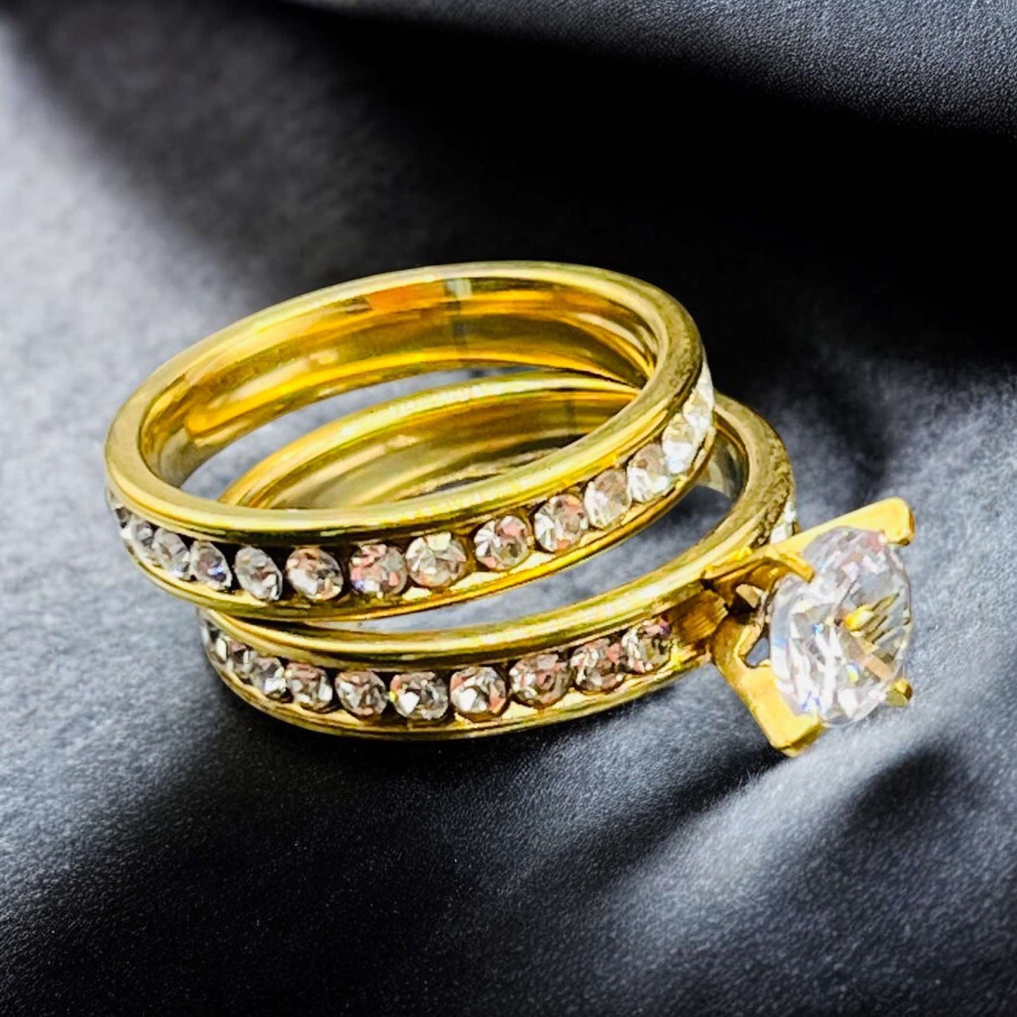 Sada prsteňov zo zlatého prevedenia: Dokonalý symbol elegancie a štýlu PRH1