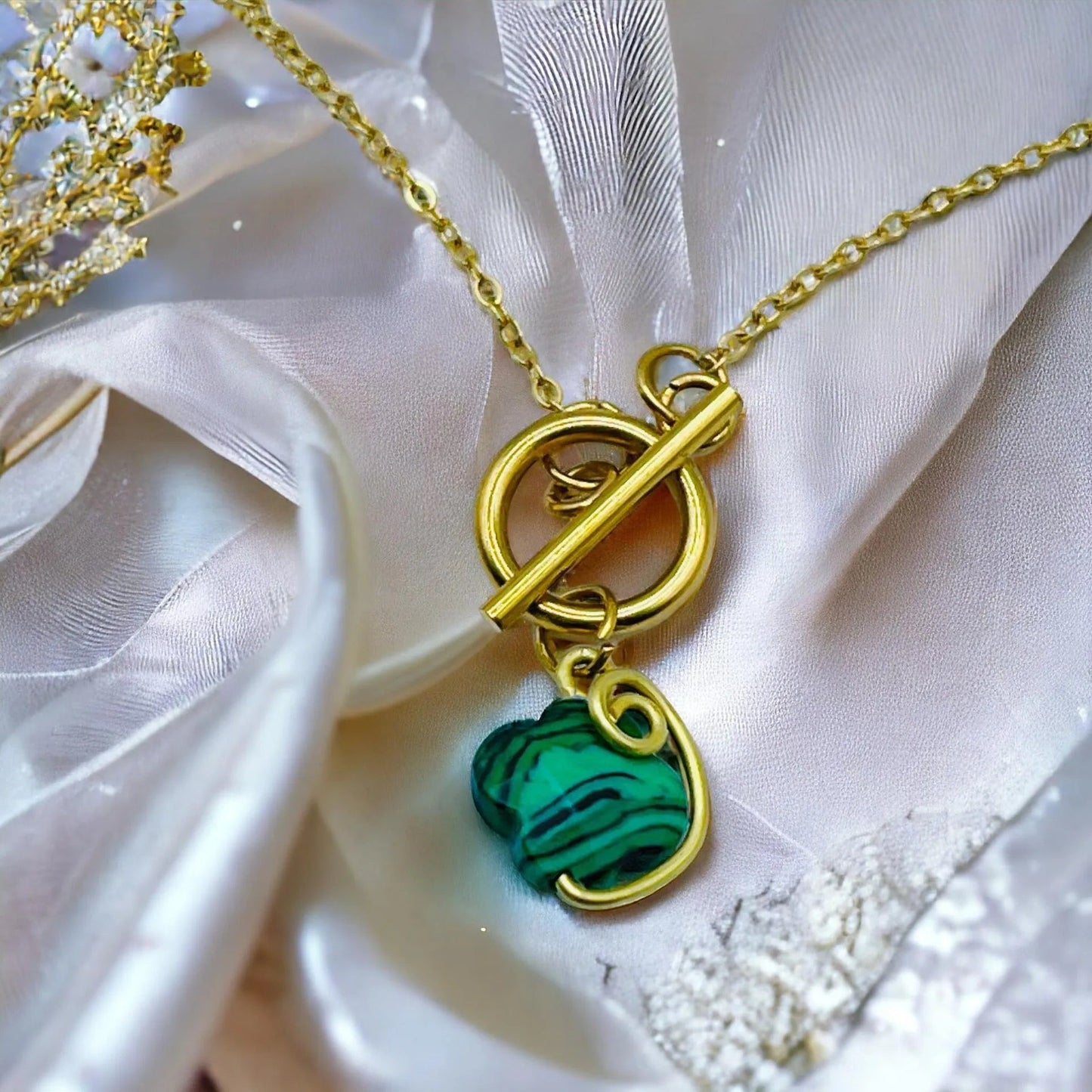 Malachite four-leaf clover pendant R313