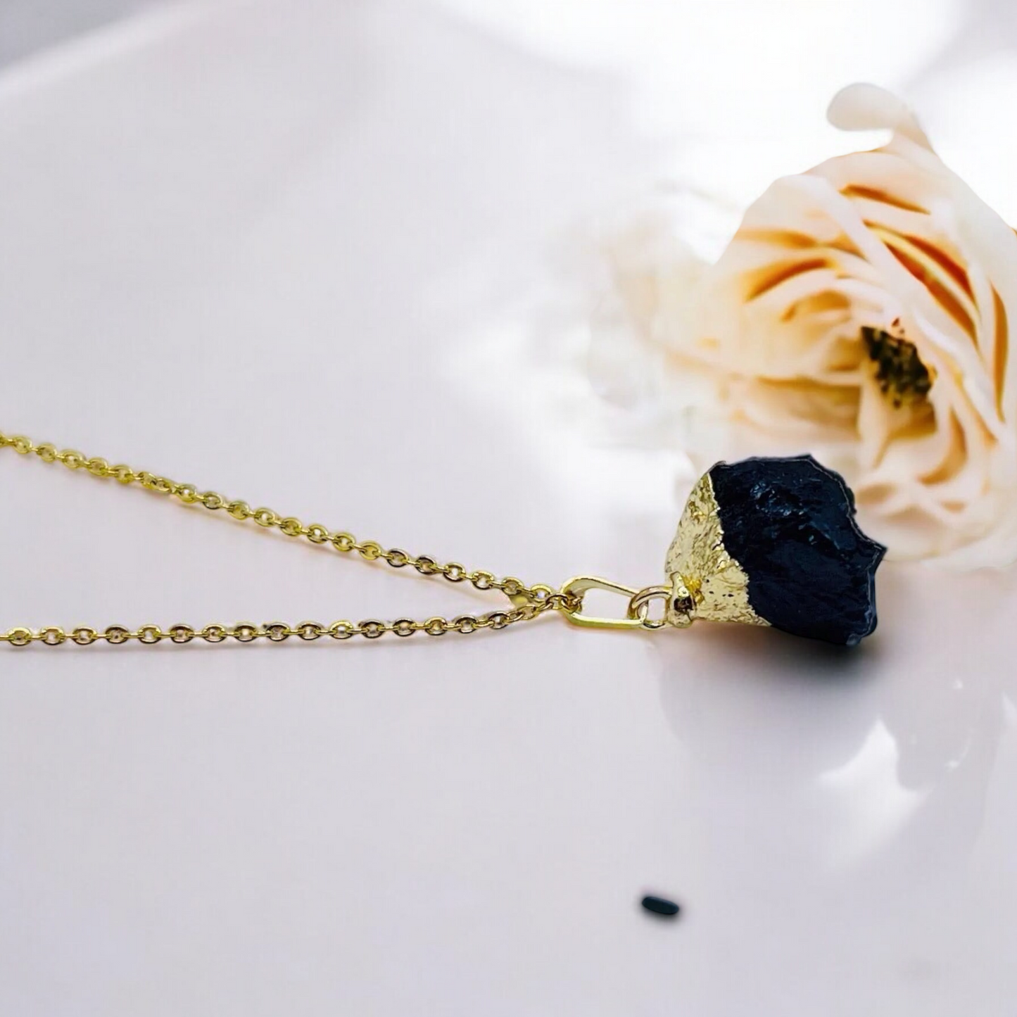 Pendant with Black Tourmaline - Protection and Elegance in One pendant black tourmaline R31