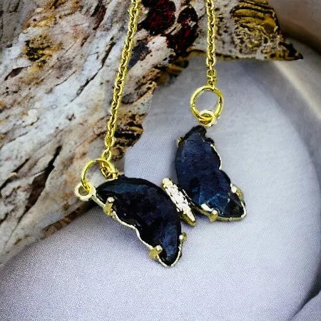 Necklace with Butterfly Inlaid with Stones necklace R47