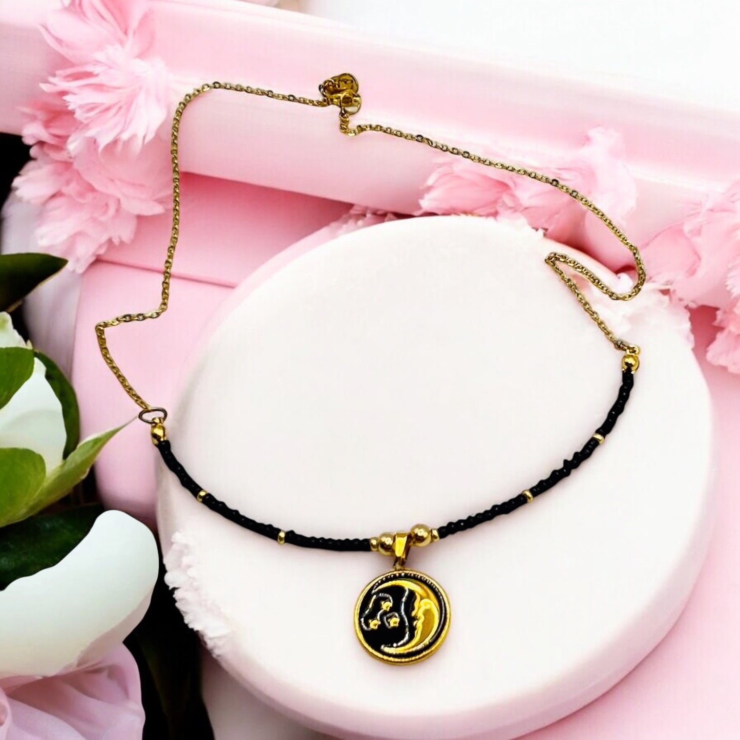 Necklace with black beads and moon pendant HNA13