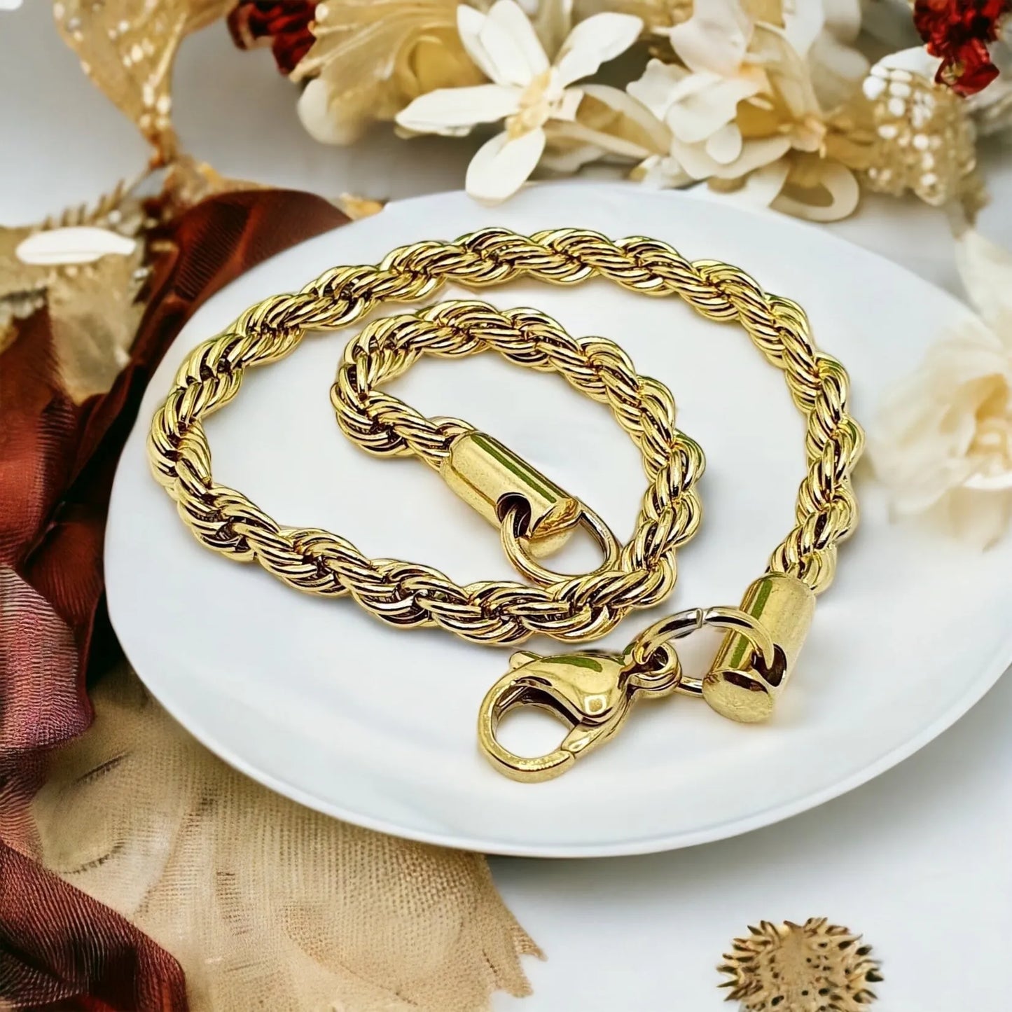 Zlatý náramok z chirurgickej ocele – 22 cm, hrúbka 0,4 cm náramok Plait zlatý N001