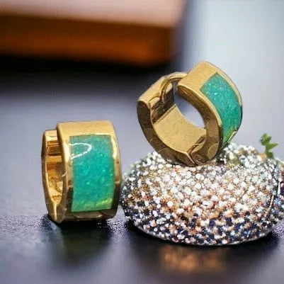 Gold earrings made of surgical steel - 1.2 cm, decorated with a green stone gold earrings SISI A14 21031307