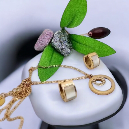 Zlatý set z chirurgickej ocele – náušnice a prívesok s moderným dizajnom set Miriam rose gold 1002325