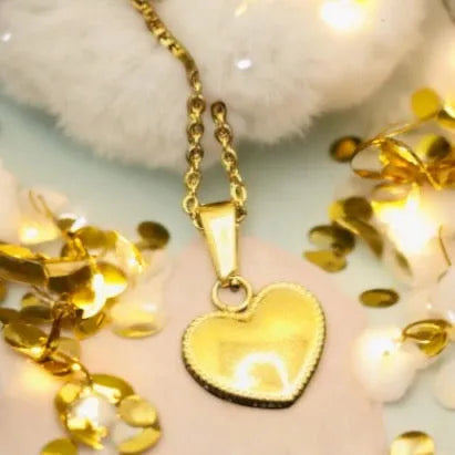 pendant small heart with decoration in gold design 1002286
