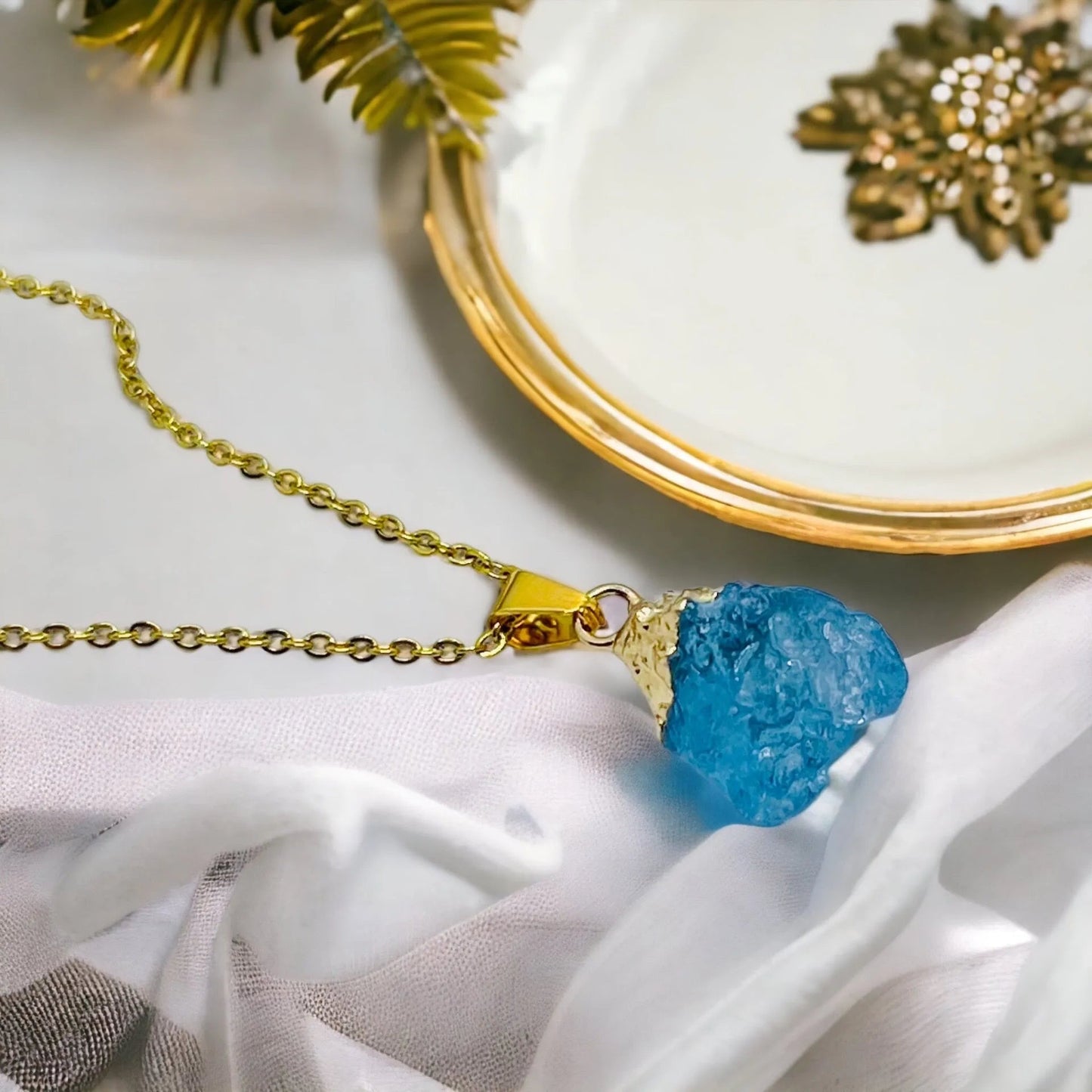 Luxury Pendant with Aquamarine in Gold Version of Aquamarine R32 pendants