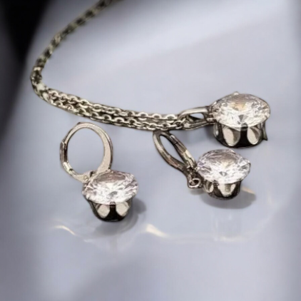 set with white stones in silver design 1002333