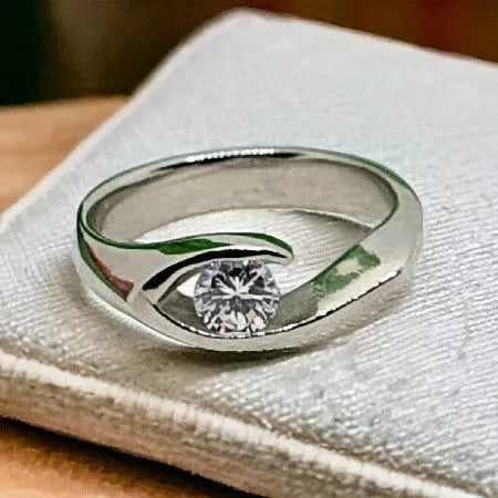 Strieborný prsteň z chirurgickej ocele – 0,2 cm, zdobený zirkónom prsteň P0013