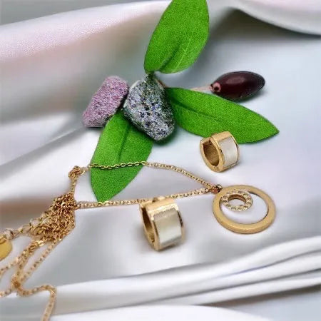 Zlatý set z chirurgickej ocele – náušnice a prívesok s moderným dizajnom set Miriam rose gold 1002325