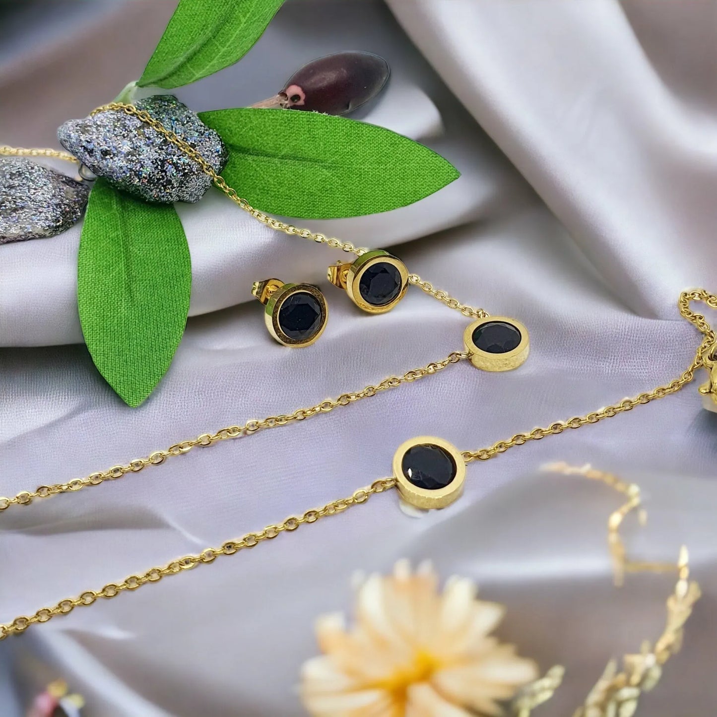 Set S0031 made of surgical steel in golden design - earrings, bracelet and pendant
