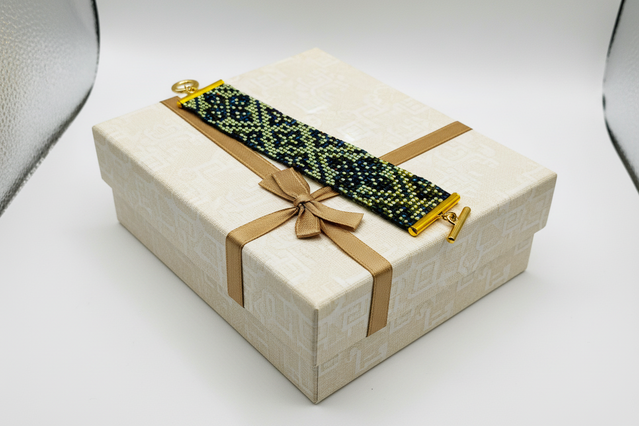 náramok Perúnova noc smaragdovo zelený ručne robený Harakka Jewls