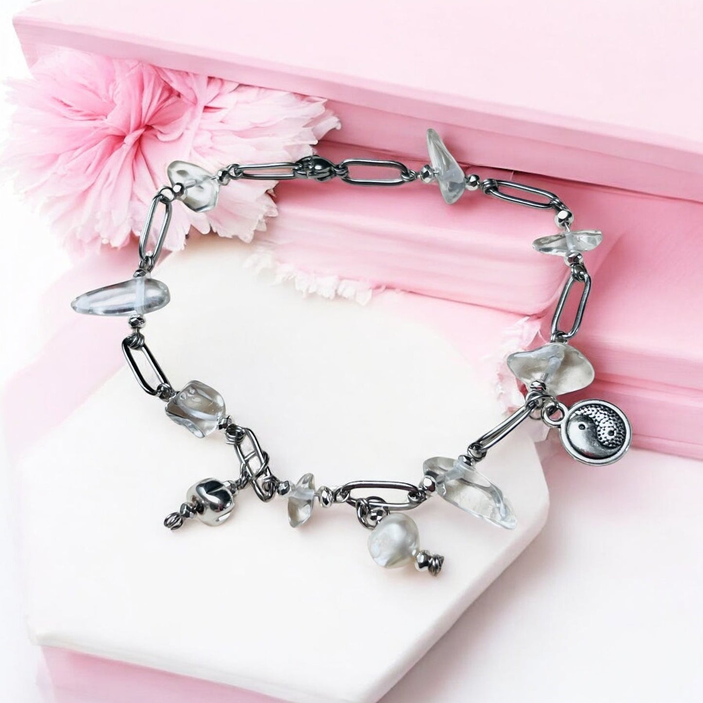 Bracelet Jas Perunov – crystal, river pearl, peridot and surgical steel Sh11