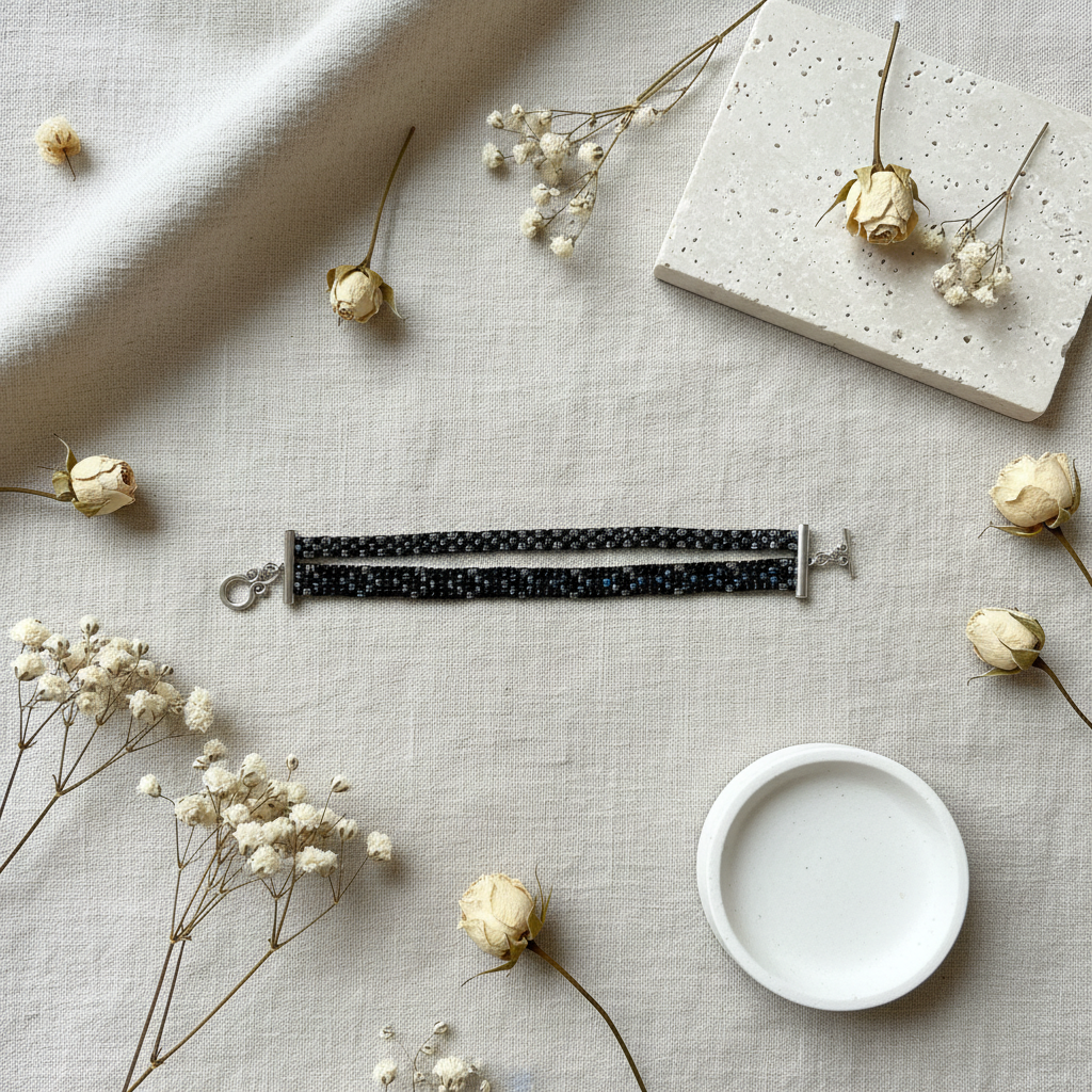 Náramok Harakka – luxusný flat lay