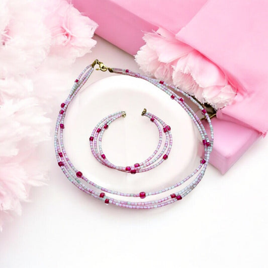 Set Pink S40 – ručne robený ružový náhrdelník a náramok zo sklenených korálok od Harakka Jewls, jemný a ženský šperk pre lásku a šťastie
