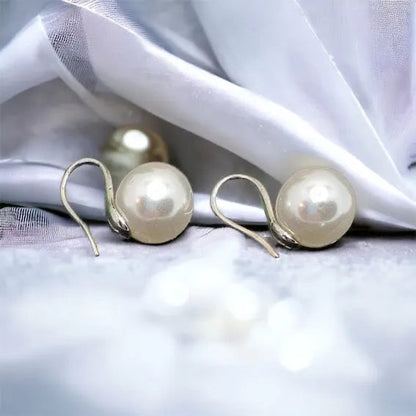 Elegant Pearl Earrings – Classic Beauty in Modern Design pearl earrings 1000393