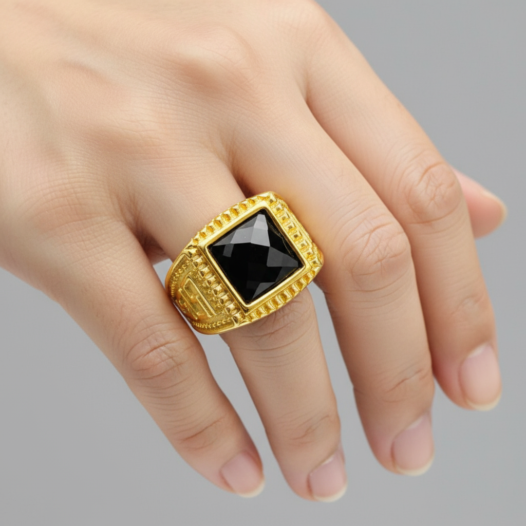 Oko Havrana – prsteň z chirurgickej ocele s čiernym kameňom HP1 – Harakka Jewls