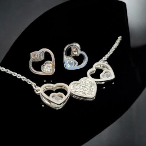 Set Eva – elegantný strieborný prívesok a náušnice s nežným dizajnom srdca, talizman Lady pre čistý cit, harmóniu a spojenie duší