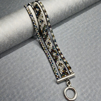 Morena – protective bracelet with metallic shine