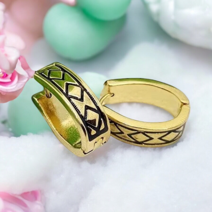 Golden Hoops with Geometric Pattern – Power and Elegance in One