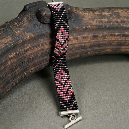Handwoven bracelet – Silent passion