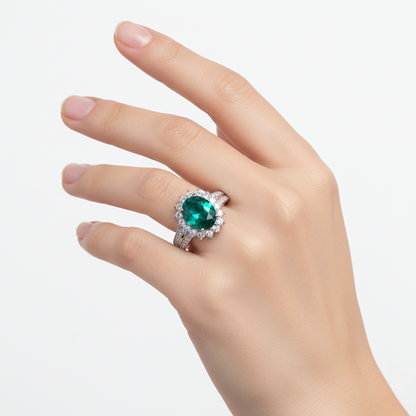 Prsteň so zeleným kameňom a zirkónmi – Iskra elegancie