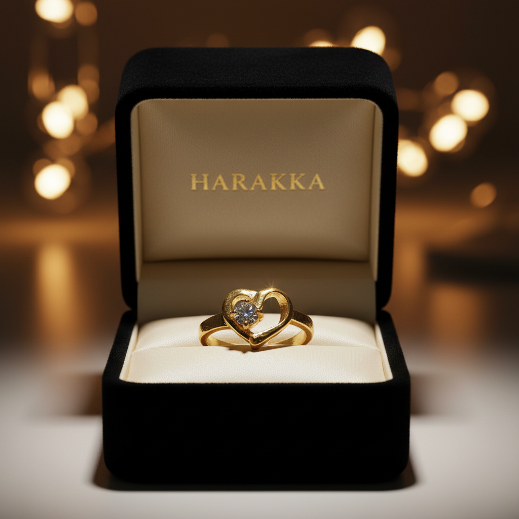 latý prsteň Amara so srdiečkom a bielym kameňom z chirurgickej ocele – Harakka Jewls