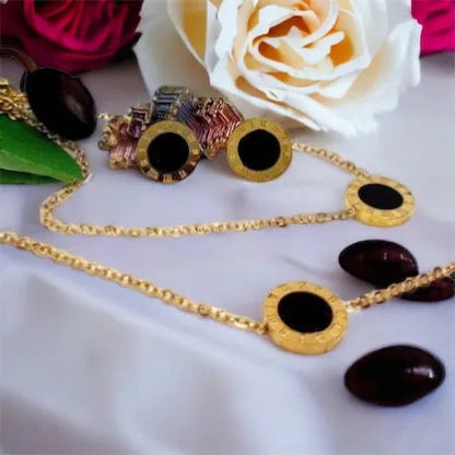 Dark and Light Set – gold necklace and earrings with black stone 1001665