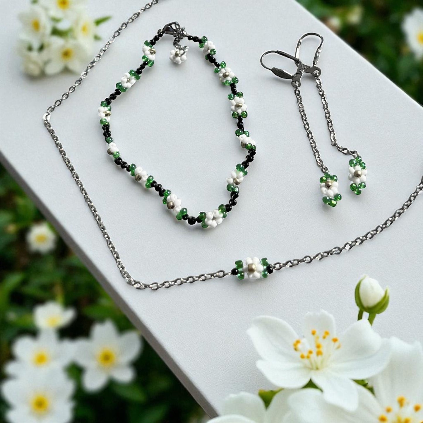 Set „Kvietky jari“ – náušnice, náramok a náhrdelník z chirurgickej ocele HA56