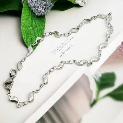 Náramok z chirurgickej ocele – strieborný, 22 cm, moderný dizajn náramok N0009