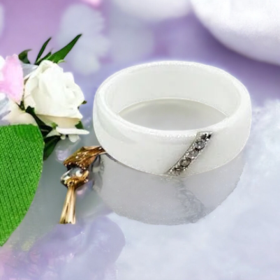 Ring Dáša white – ceramic ring with mother-of-pearl and crystals | HARAKKA JEWLS