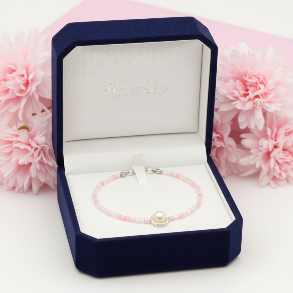 Náramok z ružových korálikov s perleťovou ozdobou – Harakka Jewls