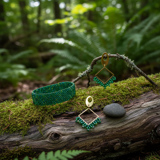 Set šperkov Slnečné spojenie — sklenené koráliky s príveskom Slnka a Mesiaca, náhrdelník a náramok, Harakka