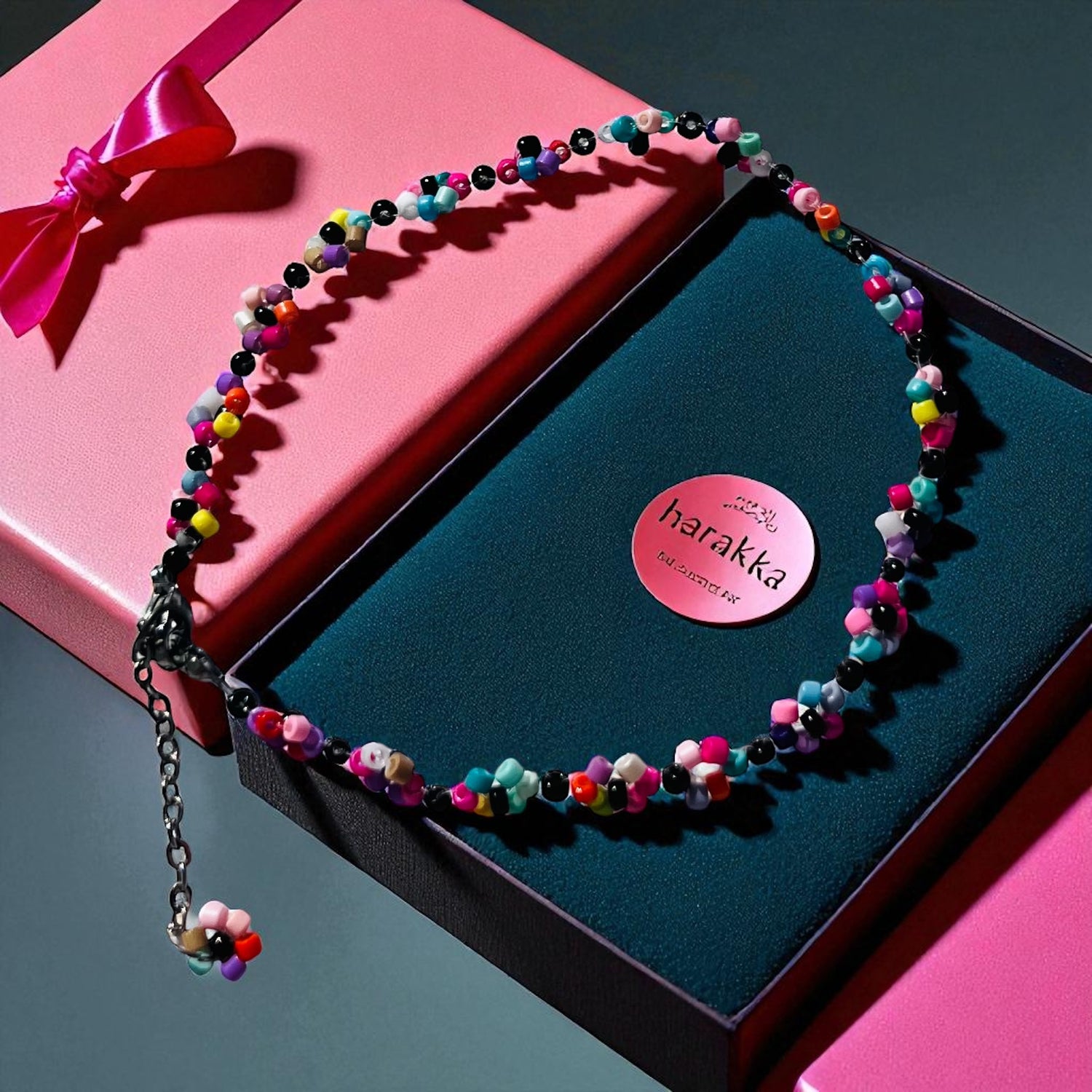  Ručne robený farebný náramok Dúhové Srdce z korálok a chirurgickej ocele – Harakka Jewls