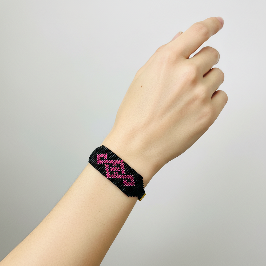 ručný korálkový náramok so srdcom ružový čierny Harakka Jewls