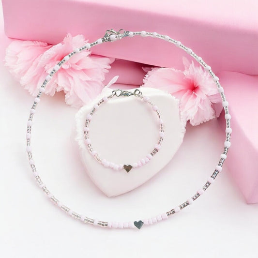 Set Pink SH1 – Mokoša touch

 Handmade jewelry set made of pink glass beads and surgical steel - necklace and bracelet