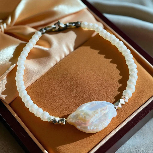 Pearl Lake Bracelet – freshwater pearl, mother-of-pearl beads and hematite
 NA1234
