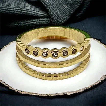Gold surgical steel ring with rhinestone decoration - Width 0.8 cm HAP1