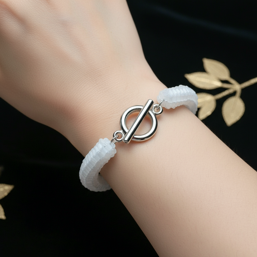 🤍 Moonlight Bracelet – white knitted bracelet