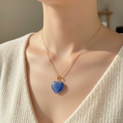 Harakka Jewels – Blue Heart, na modelke