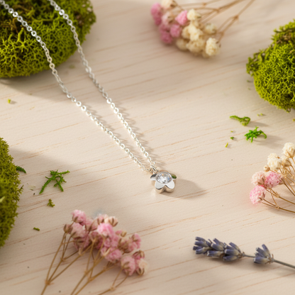 Harakka nature flat lay silver flower necklace