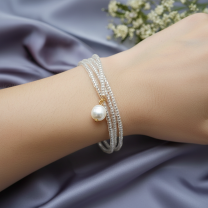Náramok White N306 na zápästí – ručná výroba Harakka šperky