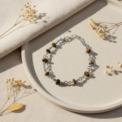 Náramok tigrieho oka – luxusný flat lay | HARAKKA Jewls